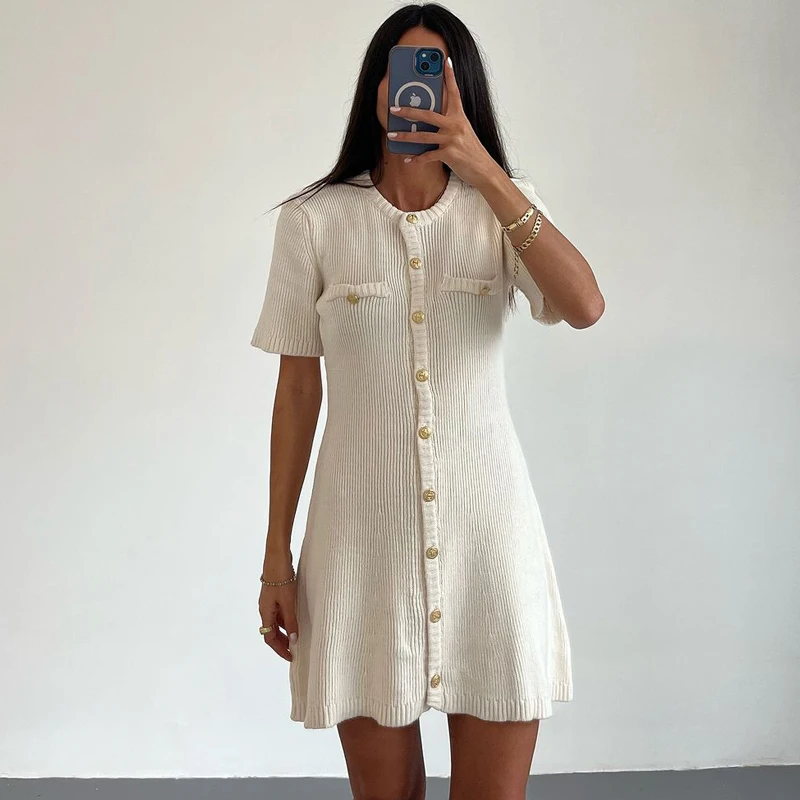 Mini robe tricotée blanche élégante pour femmes, bouton en métal, Sexy, Slim, pull côtelé, tenues de fête de vacances, nouvelle collection automne 2024 – Image 2
