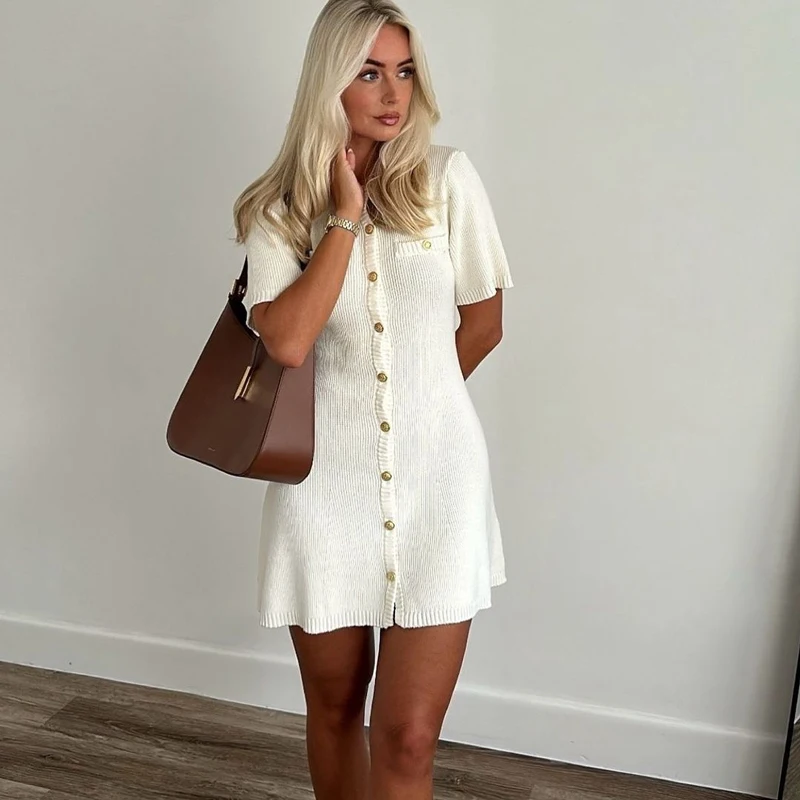 Mini robe tricotée blanche élégante pour femmes, bouton en métal, Sexy, Slim, pull côtelé, tenues de fête de vacances, nouvelle collection automne 2024