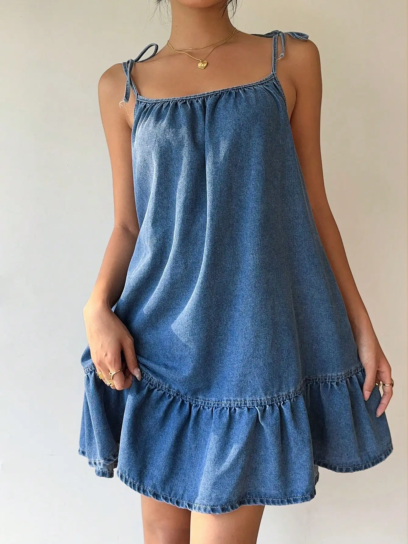 Robe en jean bandeau de style français, nouveau style d'été, haut de gamme, élégant, à la mode, coupe ample, effet amincissant, 2025 – Image 5